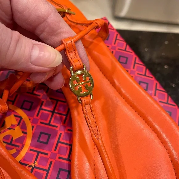 TORY BURCH 8.5M BRIGHT POPPY ORANGE MINI MILLER TYPE ALL LEATHER STRAP SANDALS - Picture 5 of 15